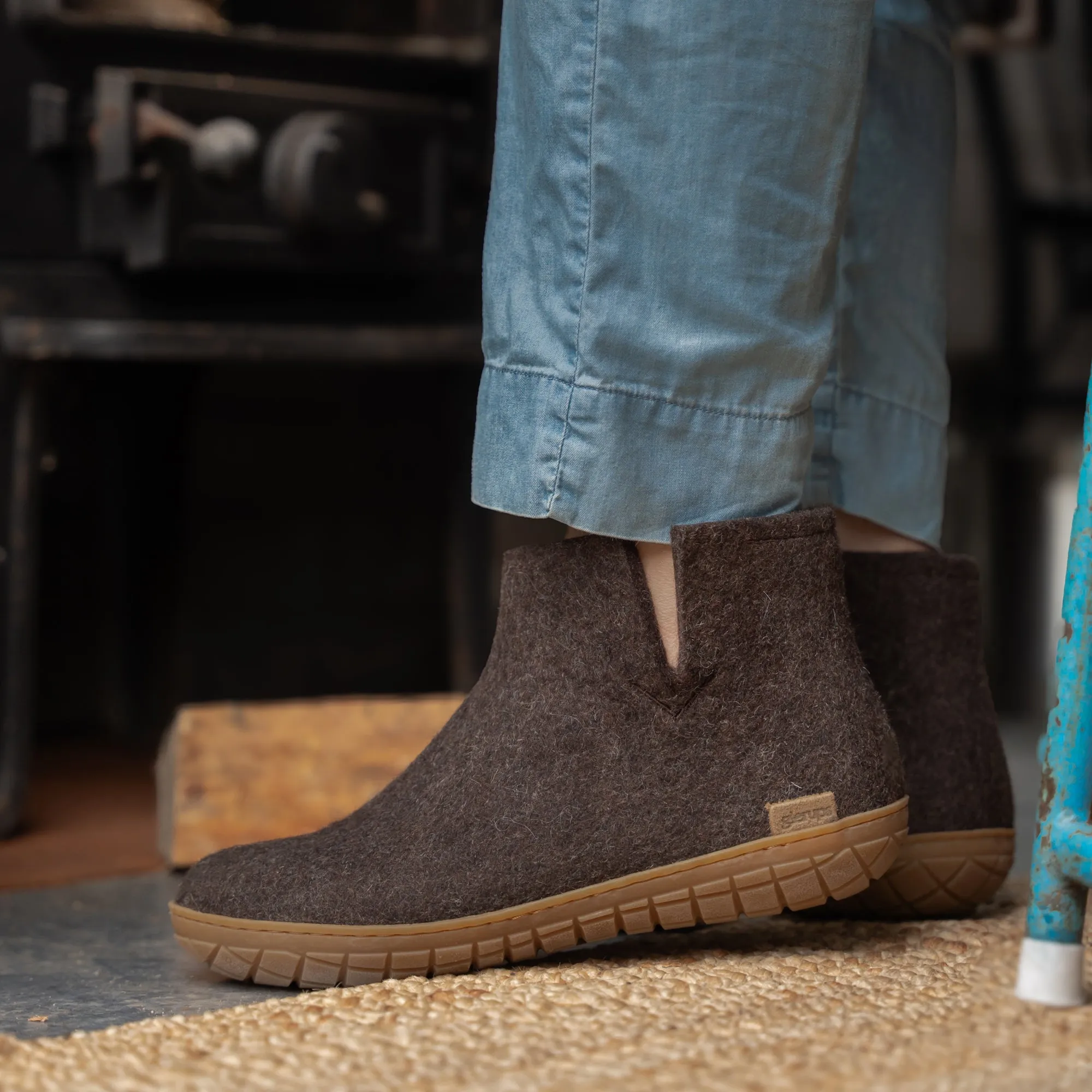 Boot with natural rubber sole - honey - Nature brown